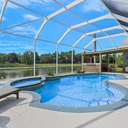826 Golf Course Parkway Davenport 4Bed Villa